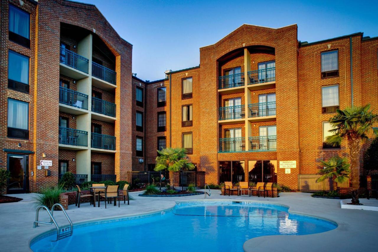 Courtyard By Marriott New Bern Hotel Exterior photo